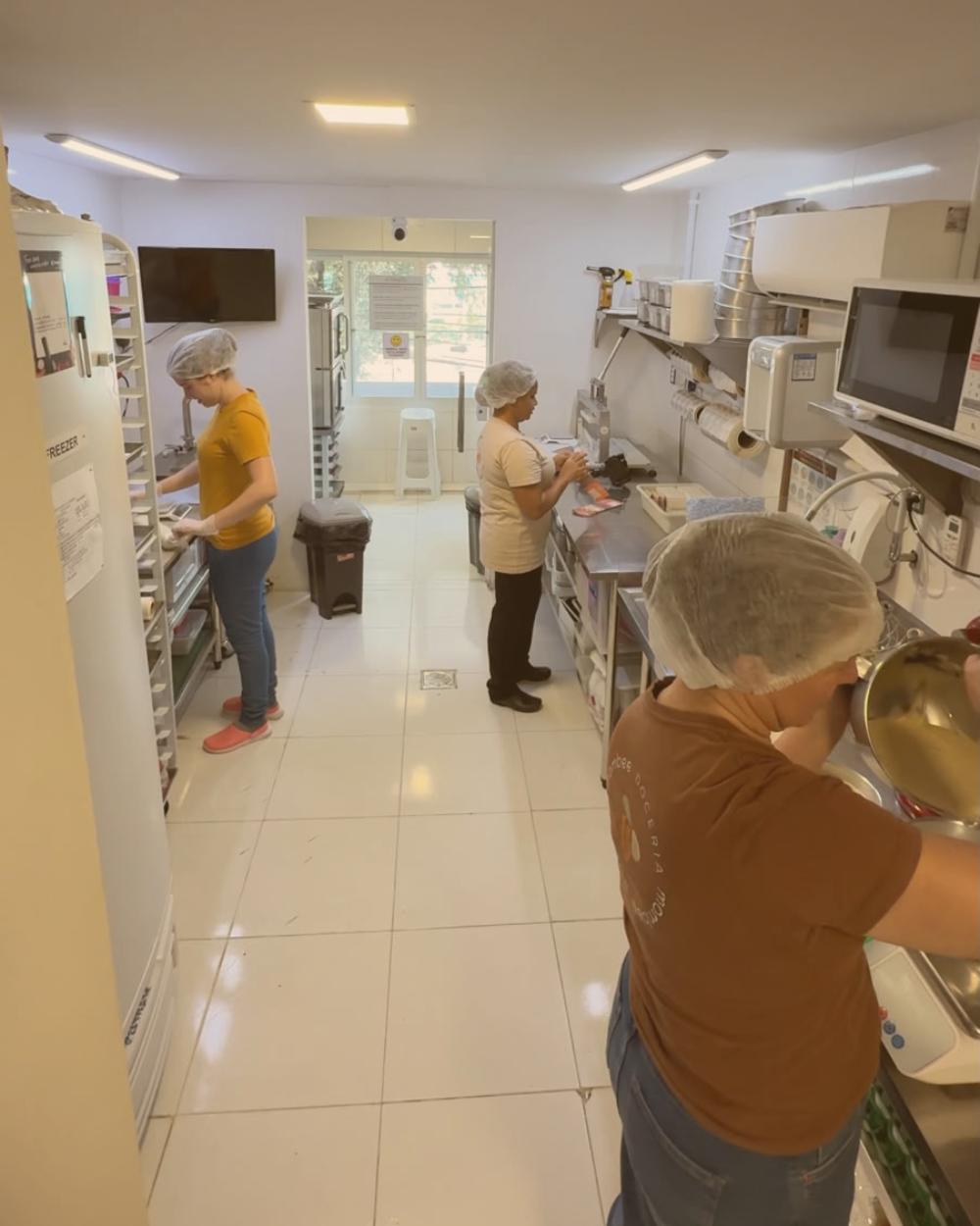 Visão geral da produção Mombee